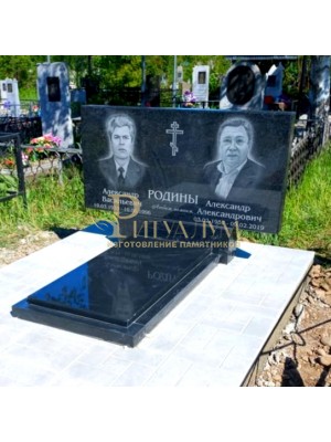 Памятник из гранита "Прямоугольный стандарт горизонтальный - два портрета" — ritualum.ru